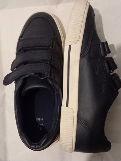Boys Shoes UK4