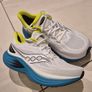 Saucony Triumph 24 - UK9 Image 3