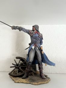 Assassins Creed Unity Statue