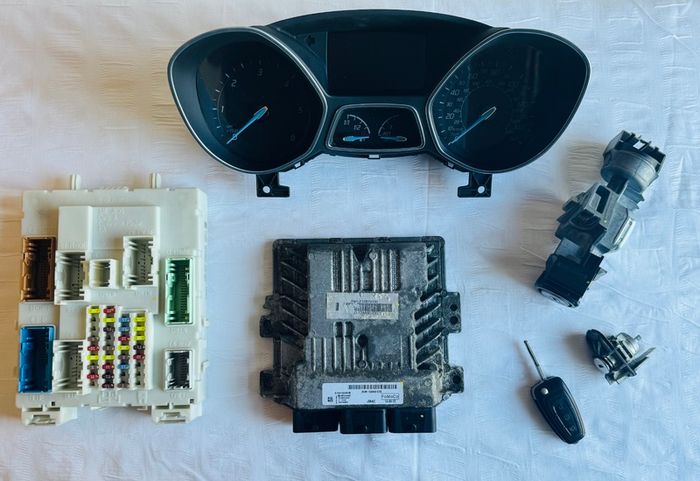 Engine Control Unit Kit Continental Ford Focus 3 2014 1.6 diesel 115Hp