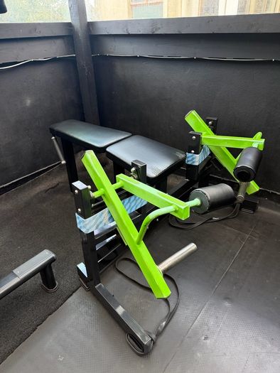 ISO plate loaded leg curl