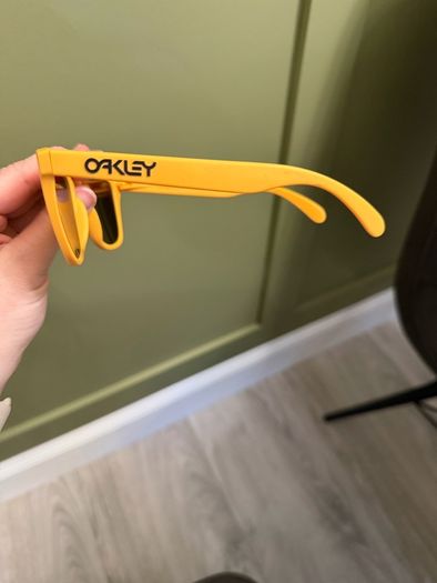 Oakley Frogskins - Pikes Gold