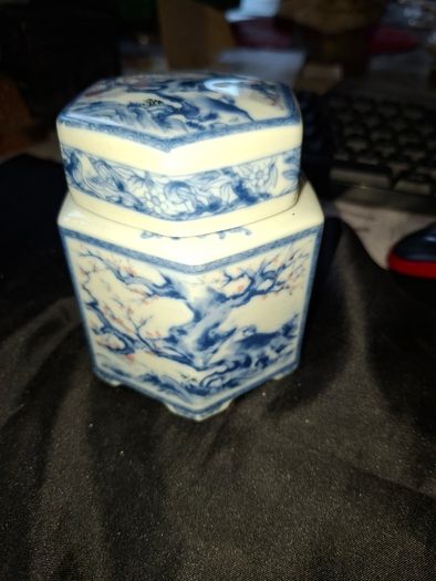 Vintage Antique Chinese Blue White Porcelain Tea Sugar Jar with Lid, Postage Available or collection