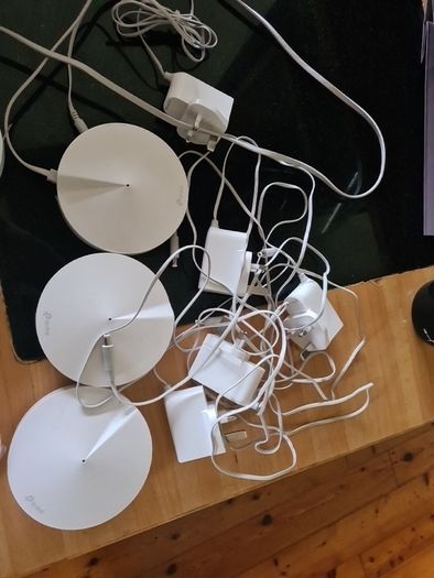TP Link M5 wireless routers