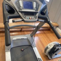 Treadmill- Spirit Fitness XT685