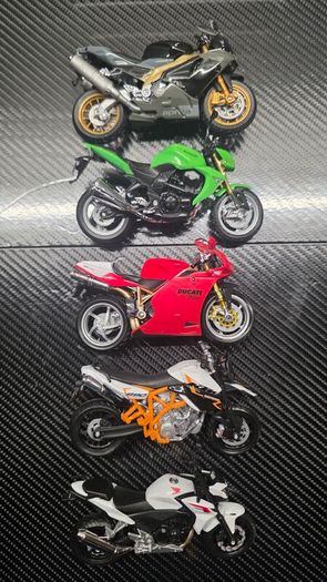 Motorbike model set of 5 diecast model motorcycles in 1:18 scale