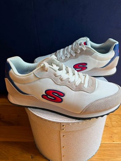 SKECHERS OG 85 Collection  Women's Trainer  /  Retro Style Sneakers