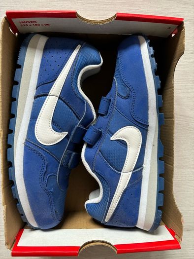Nike MD Runner PSV UK Kids UK 3 Brand New Unworn