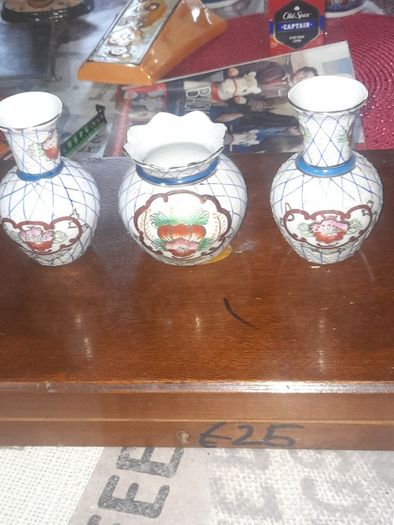 Vintage 3 Chinese Mini Vases. The set includes two slender necked vases and one wider Scalloped Rim Jar, in good condition, postage available or collection