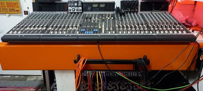 Allen and Heath GS3000 Mixing desk no offers