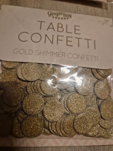 Golden table confetti