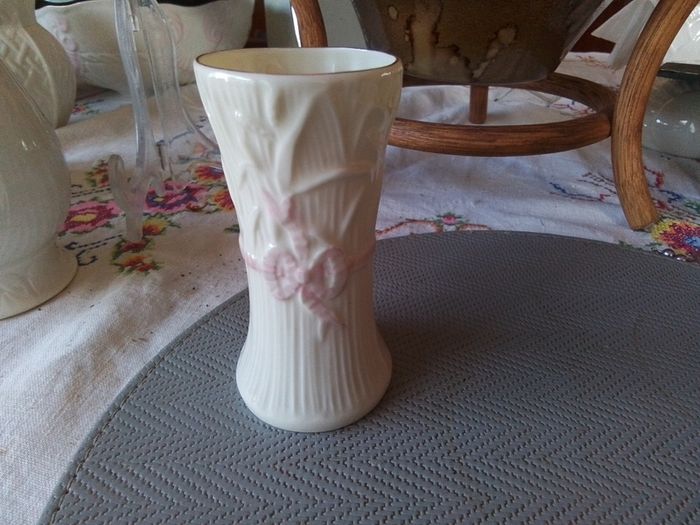 Belleek Typha 10cm Vase