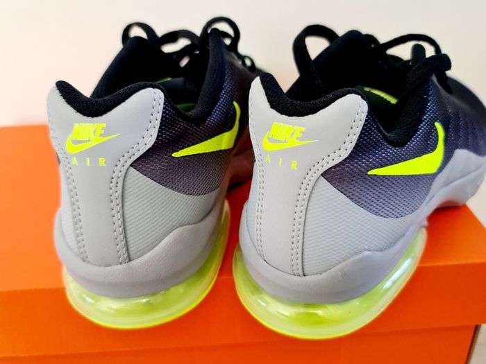 Nike Air Max Invigor size UK 5.5