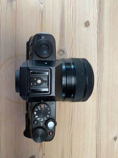 Fujifilm XT100 with Fuji 15-45mm zoom lens
