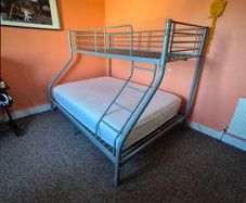 Triple bunk bed
