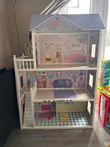 FREE !! large dolls house