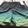 Mens BNWT Billabong shorts size S Image 10