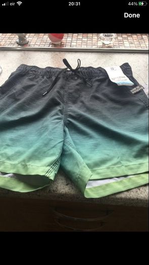 Mens BNWT Billabong shorts size S