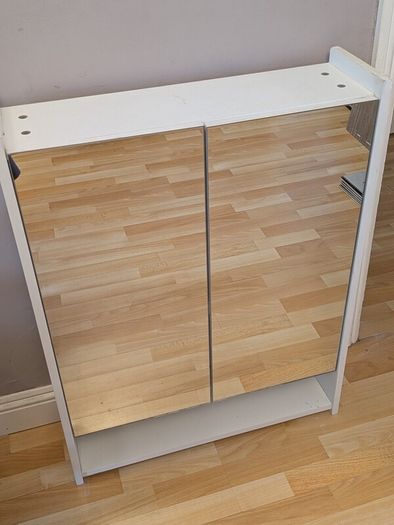 Bathroom cabinet