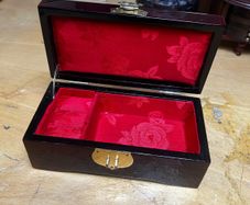 vintage jewellery case