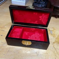 vintage jewellery case