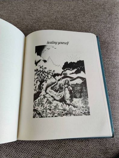 LIFE ARTS A Practical Guide to Total Being New Medicine and Ancient Wisdom by Evelyn de Smedt 1977 hardback in very good condition with some wear to the cover see all photos A4 size book 190 pages and illustrations FREE STANDARD POSTAGE INCLUDED