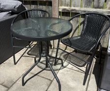 garden table and chairs