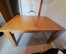 Extendable oak dining table