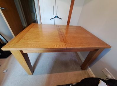 Extendable oak dining table