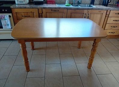 Table 4 chairs