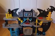 Batman Imaginext DC Super Friends Playset Batcave Showdown