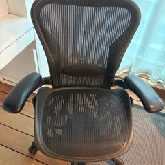 Original Herman Miller Aeron Chair - Excellent Condition, Highly Adjustable