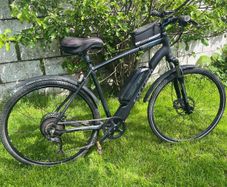 Black E-bike in good condition