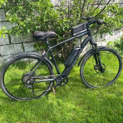 Black E-bike in good condition