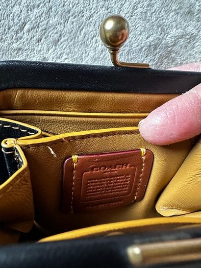 coach kisslock coins purse RARE