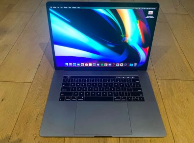 Macbook Pro 15.4 inch 2019