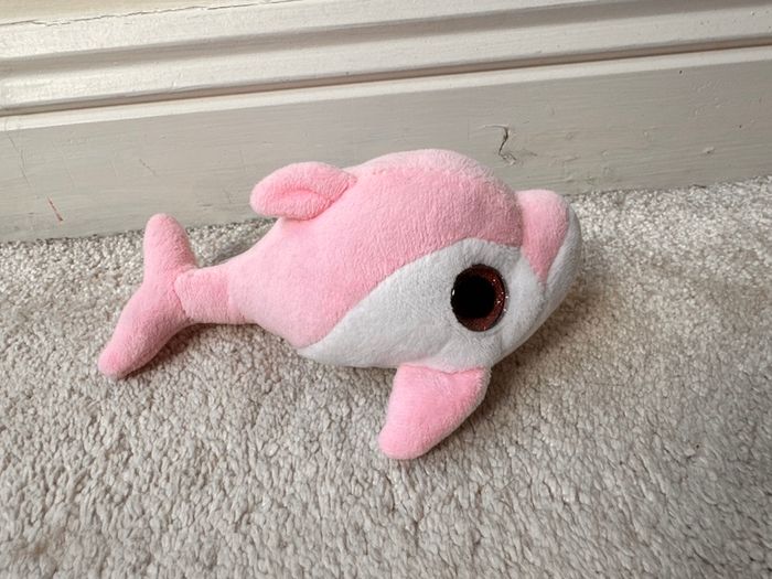 Pink white Dolphin Jumbo approx. 19 cm. (with tail) The batteries are running out Used Please see photos