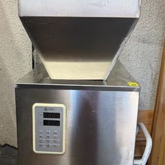 Powder & Grain Weighing / Filling Machine