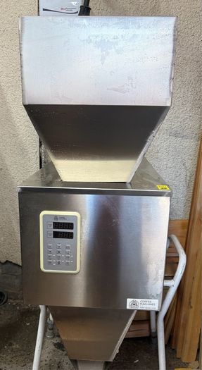 Powder & Grain Weighing / Filling Machine