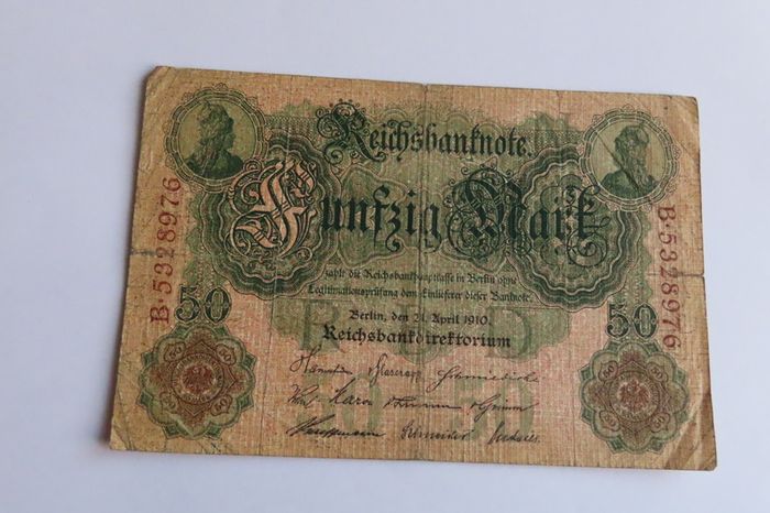 Antique German banknotes & commemorative bank note coins in wood case