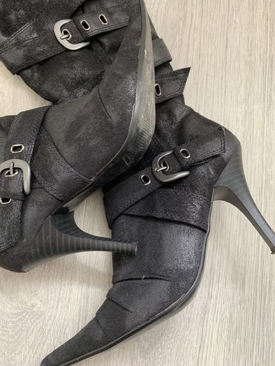 Long high heels size 35 like new