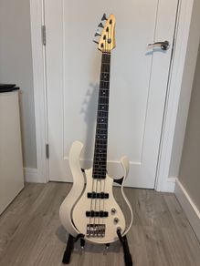 Vox Starstream Bass 2S in Pearl White - Short Scale
