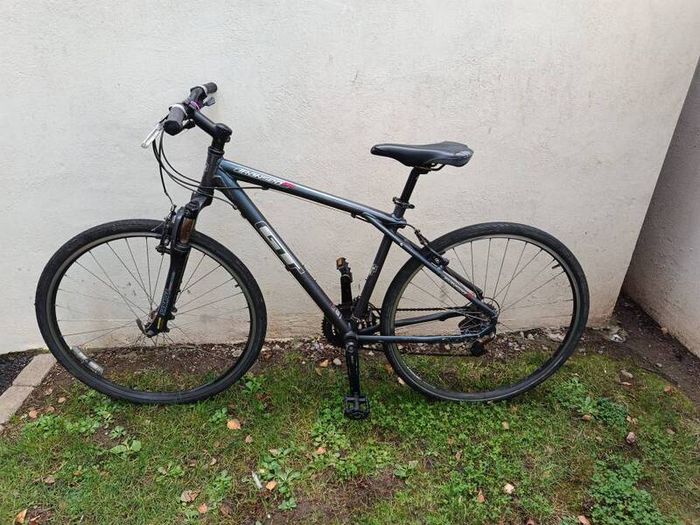 GT Transeo Kids Road Bike in perfect condition