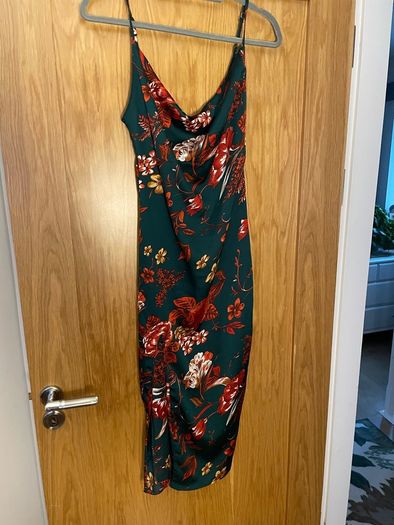 Pretty little thing dress Size 6
