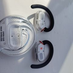 Soundcore v40i wireless adjustable open ear buds