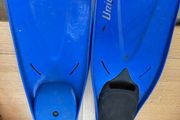 closed heel  fins 8-9