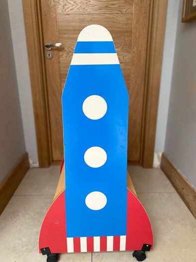 Rocket Art and Storage station
