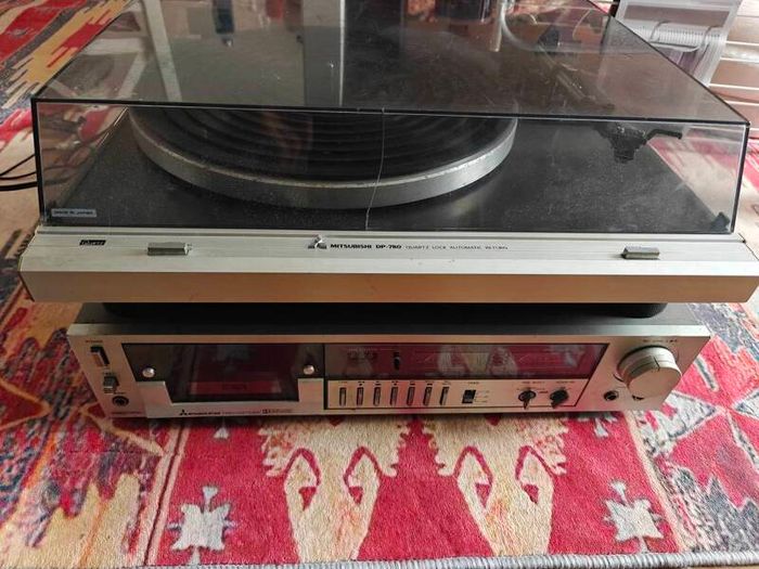 Mitsubishi turntable + cassette deck