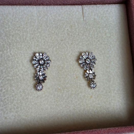 Pandora sparkly Daisy Flower stud earrings very good condition hallmarked