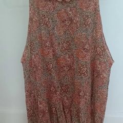 Womans Guess top
